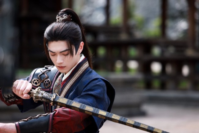 Xu Kai di Moonlit Reunion. (WeTV)